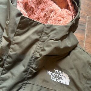 The North Face Kids Parka Jacket - Forest Green with Fleece Pink Lining